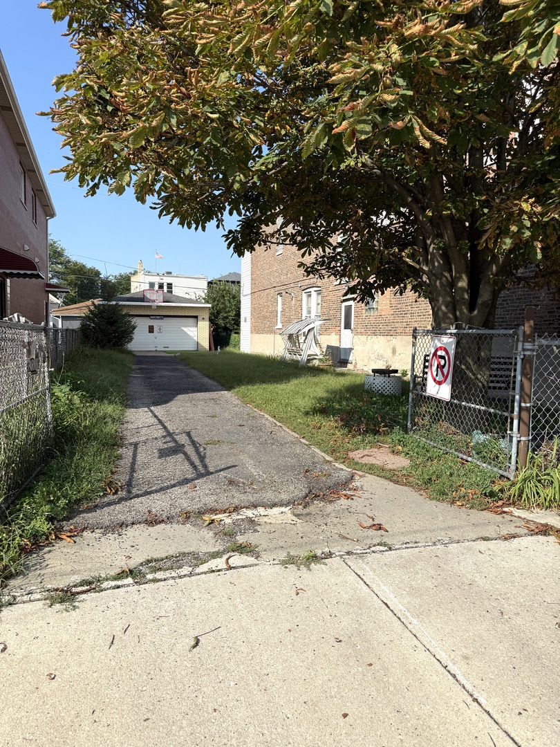 2842-46 S Quinn Street Property Photo 3