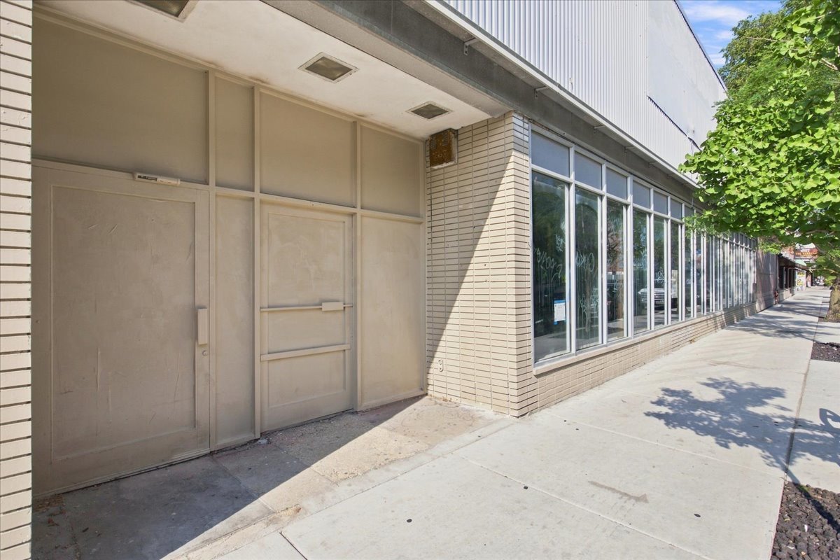 2722 N Milwaukee Avenue S1 Property Photo 2