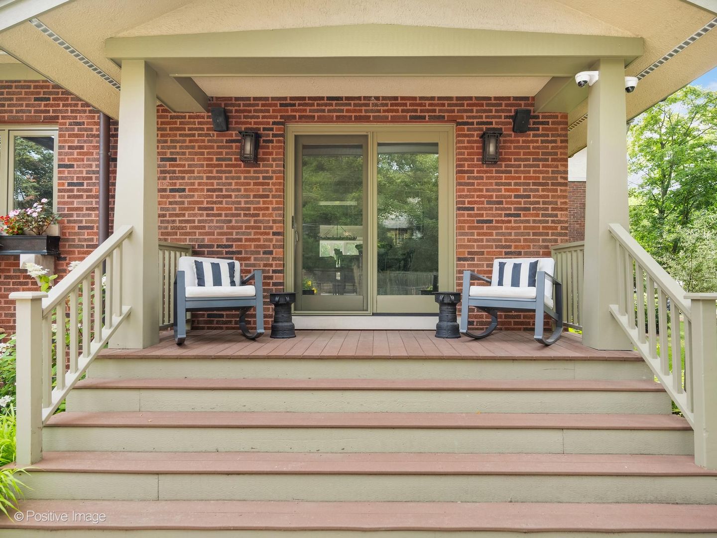 424 Blackstone Avenue Property Photo 40