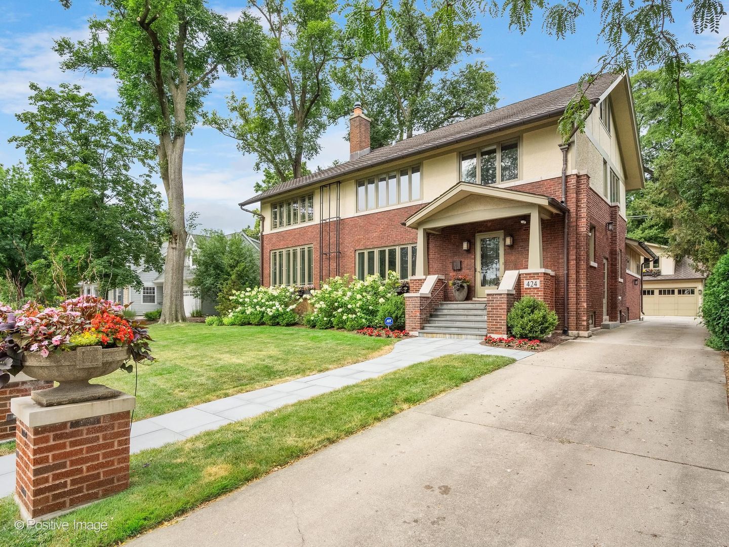 424 Blackstone Avenue Property Photo 46