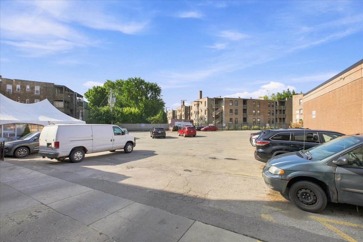 2722 N Milwaukee Avenue S3 Property Photo 12