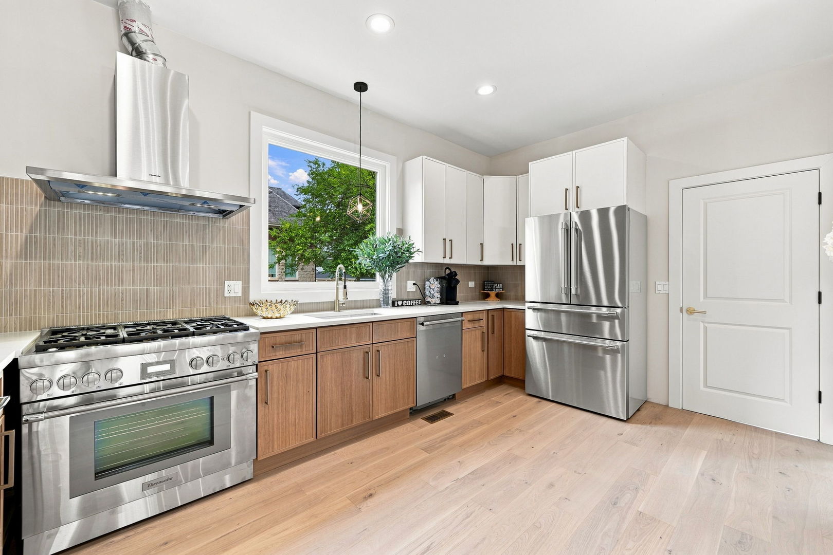 121 N Kensington Avenue Property Photo 6