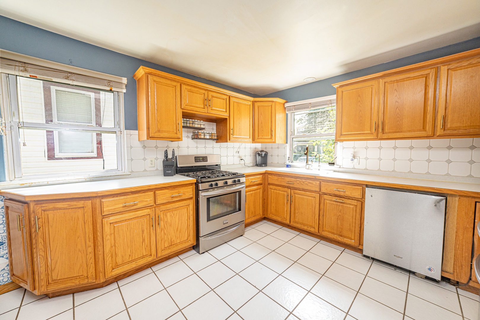 811 Buell Avenue Property Photo 5