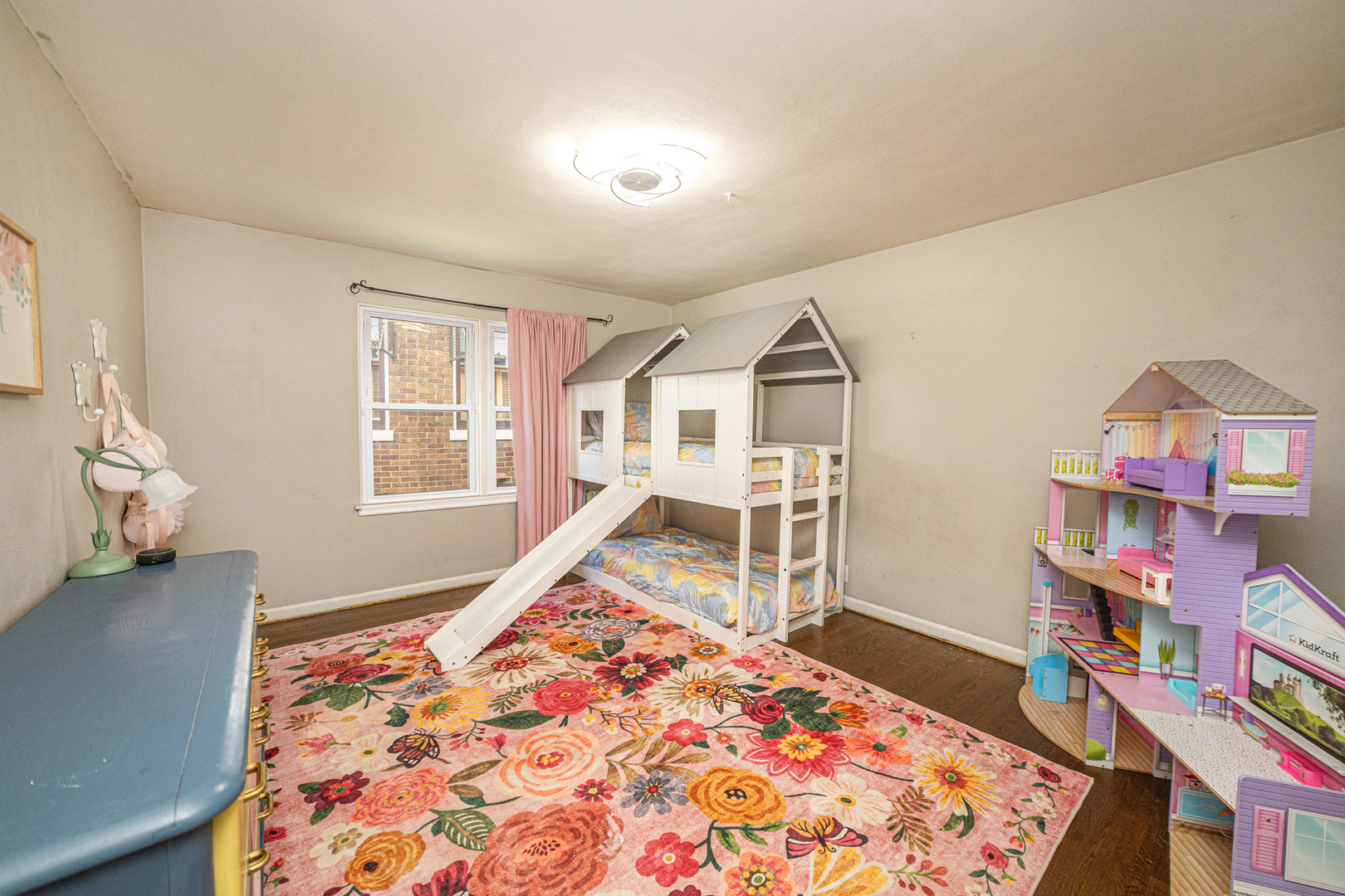 811 Buell Avenue Property Photo 9