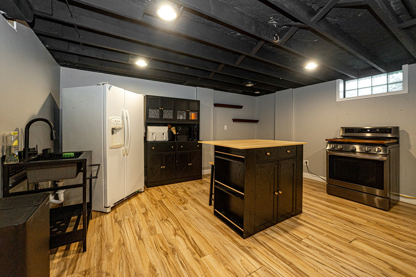 811 Buell Avenue Property Photo 12