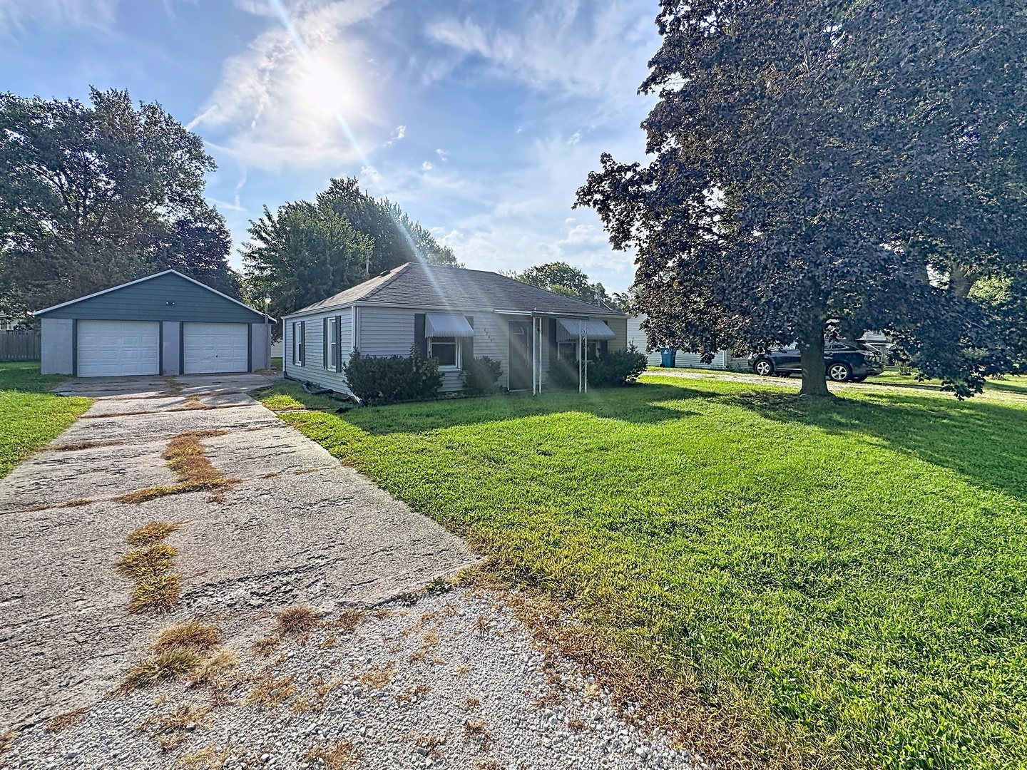 4244 9th Street Property Photo 2