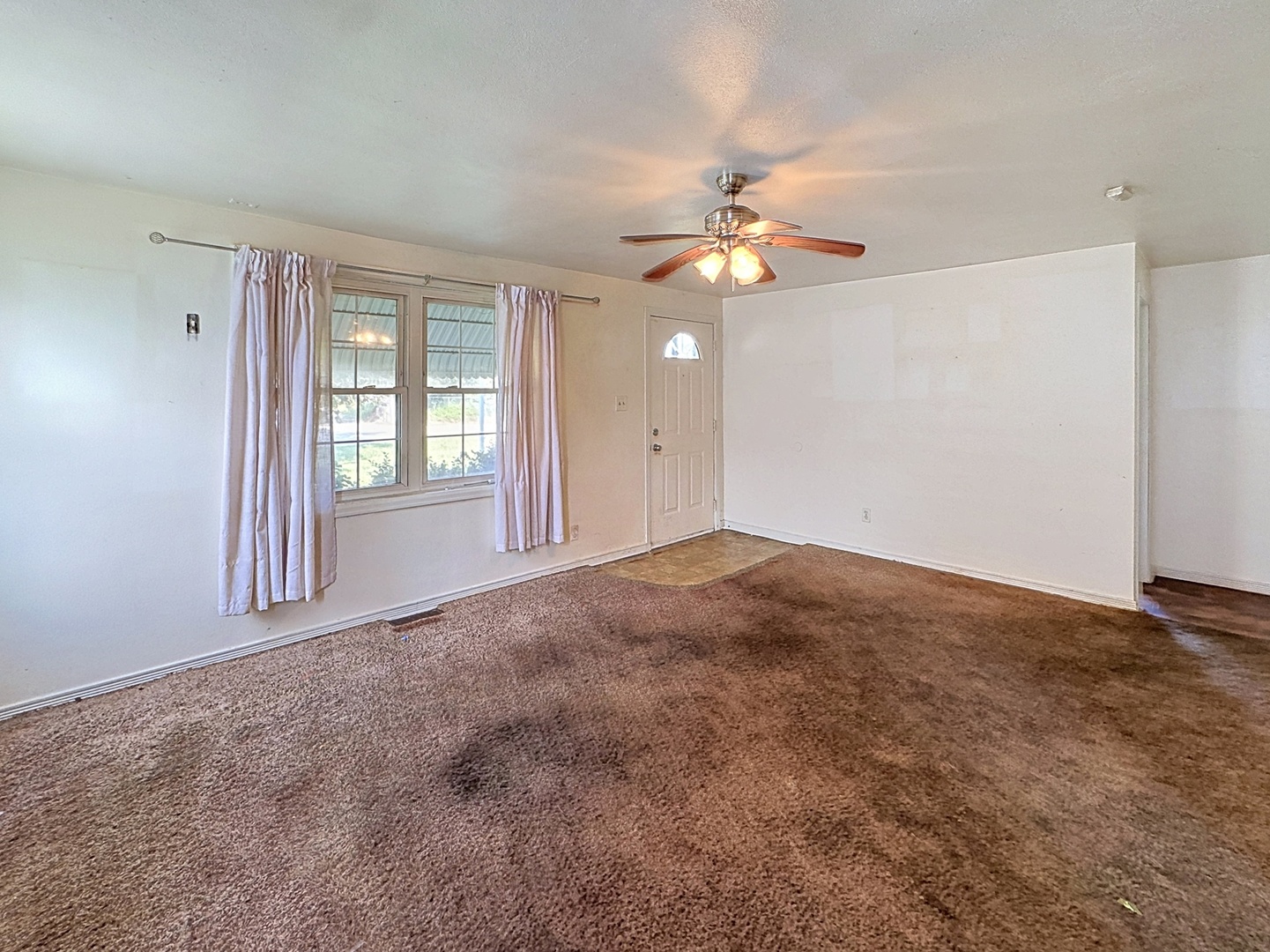 4244 9th Street Property Photo 3