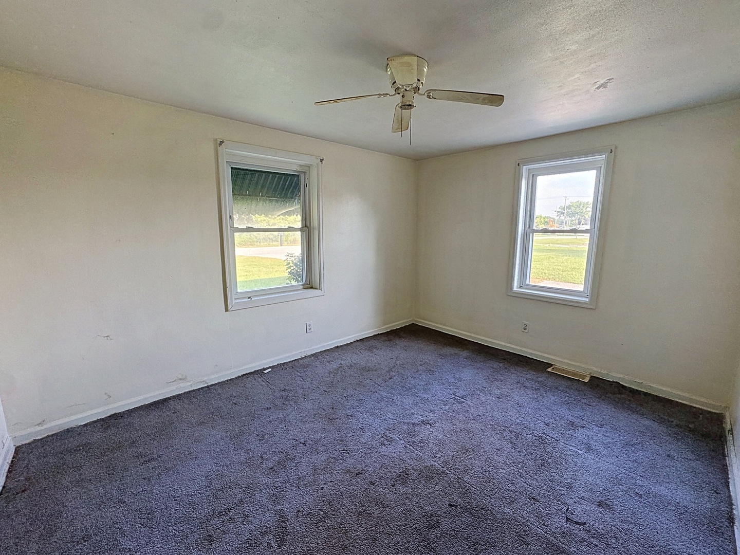 4244 9th Street Property Photo 7