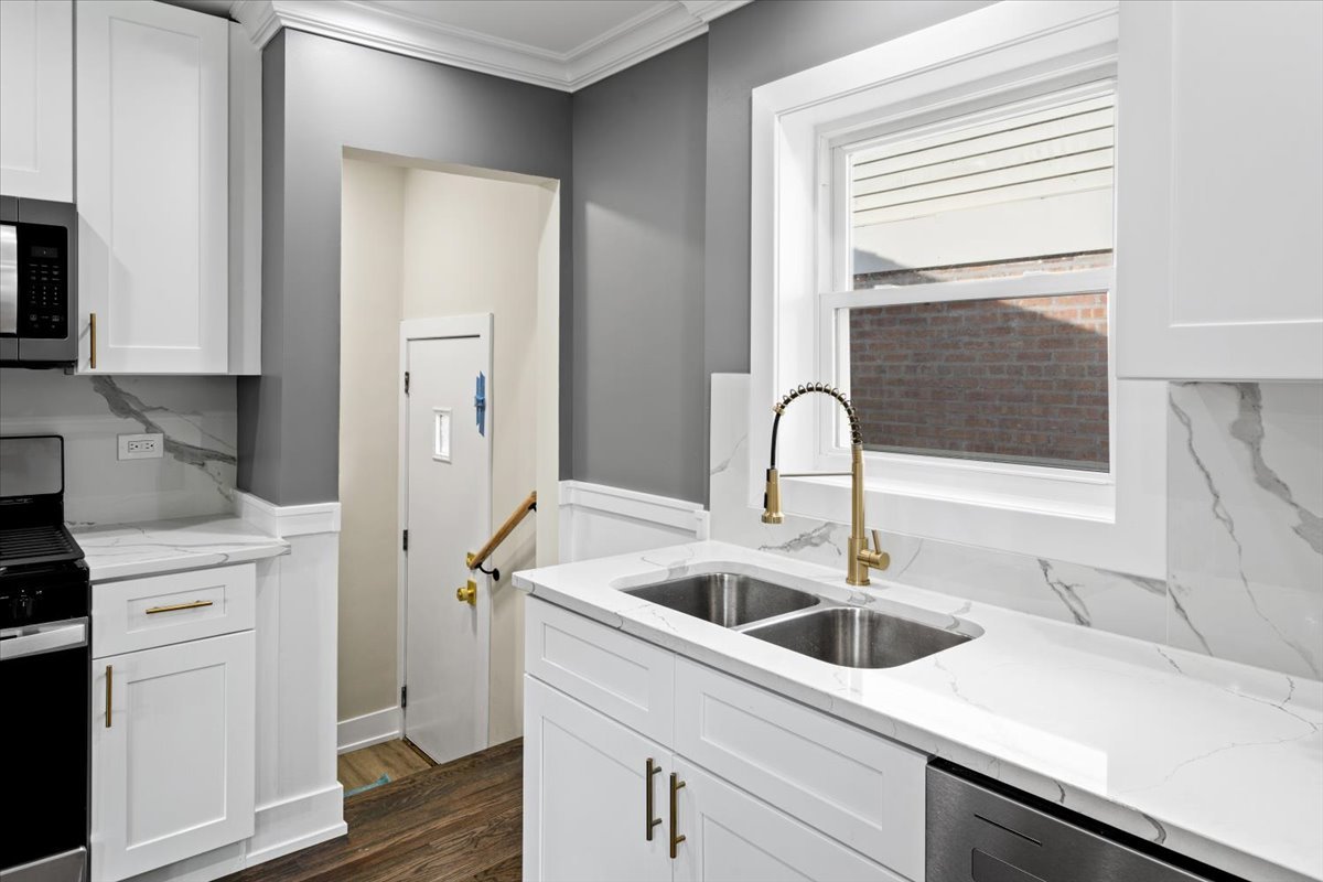 438 W 126th Place Property Photo 14
