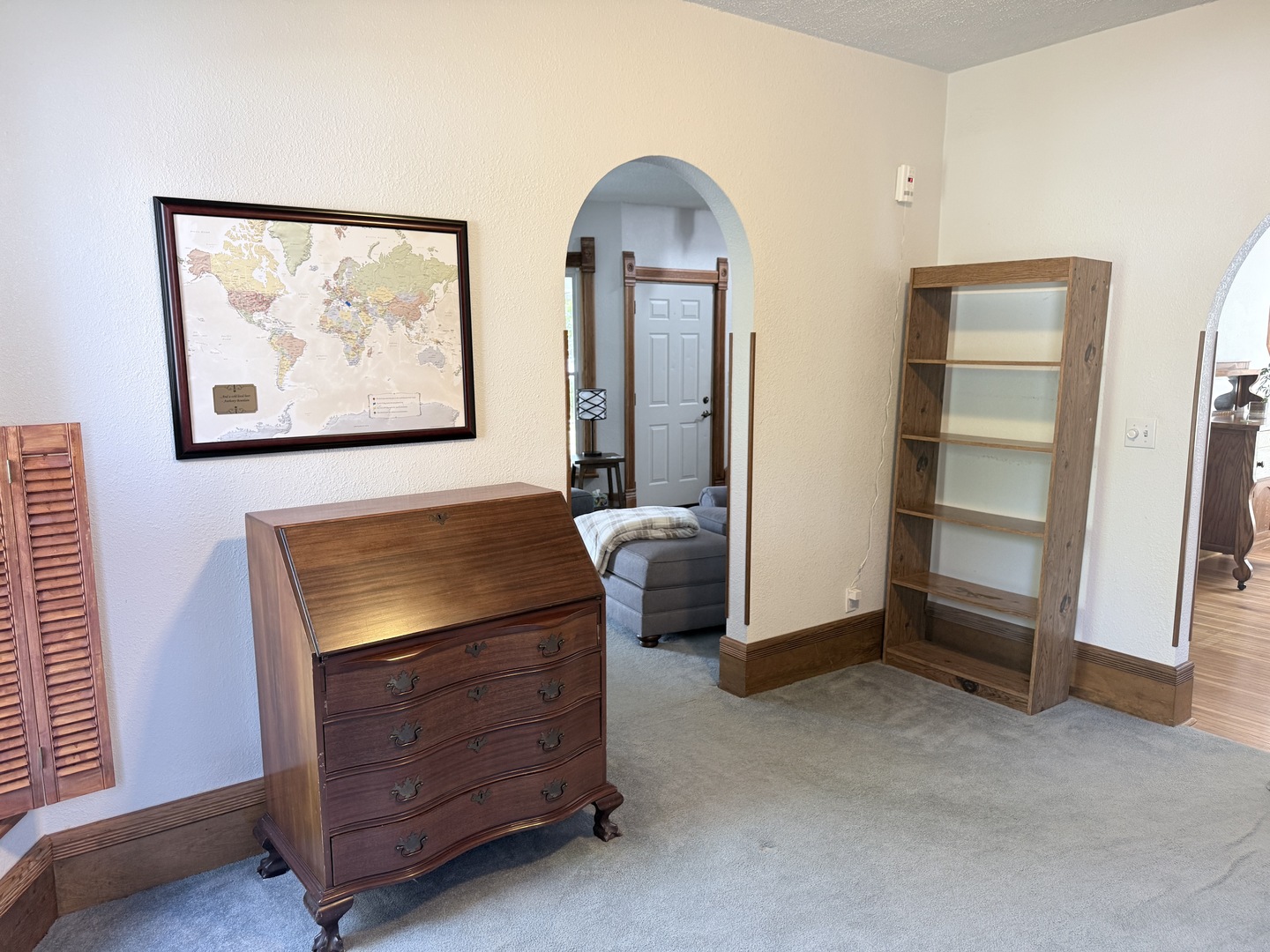 1228 W Lincoln Boulevard Property Photo 4
