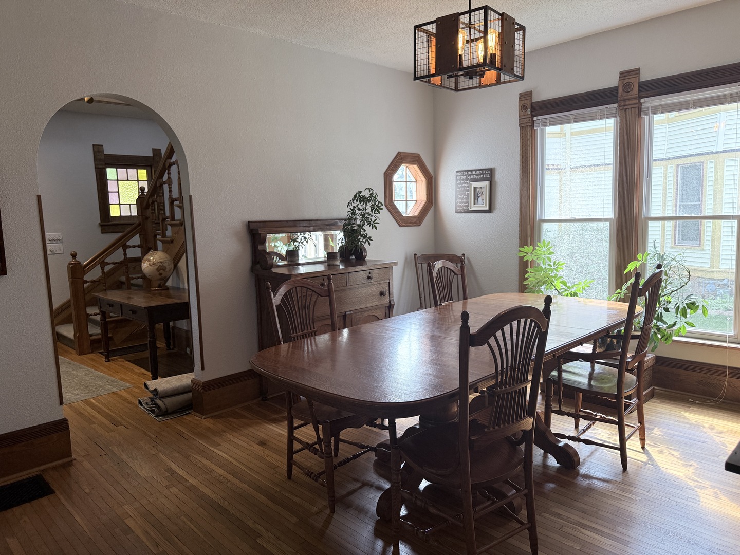 1228 W Lincoln Boulevard Property Photo 6