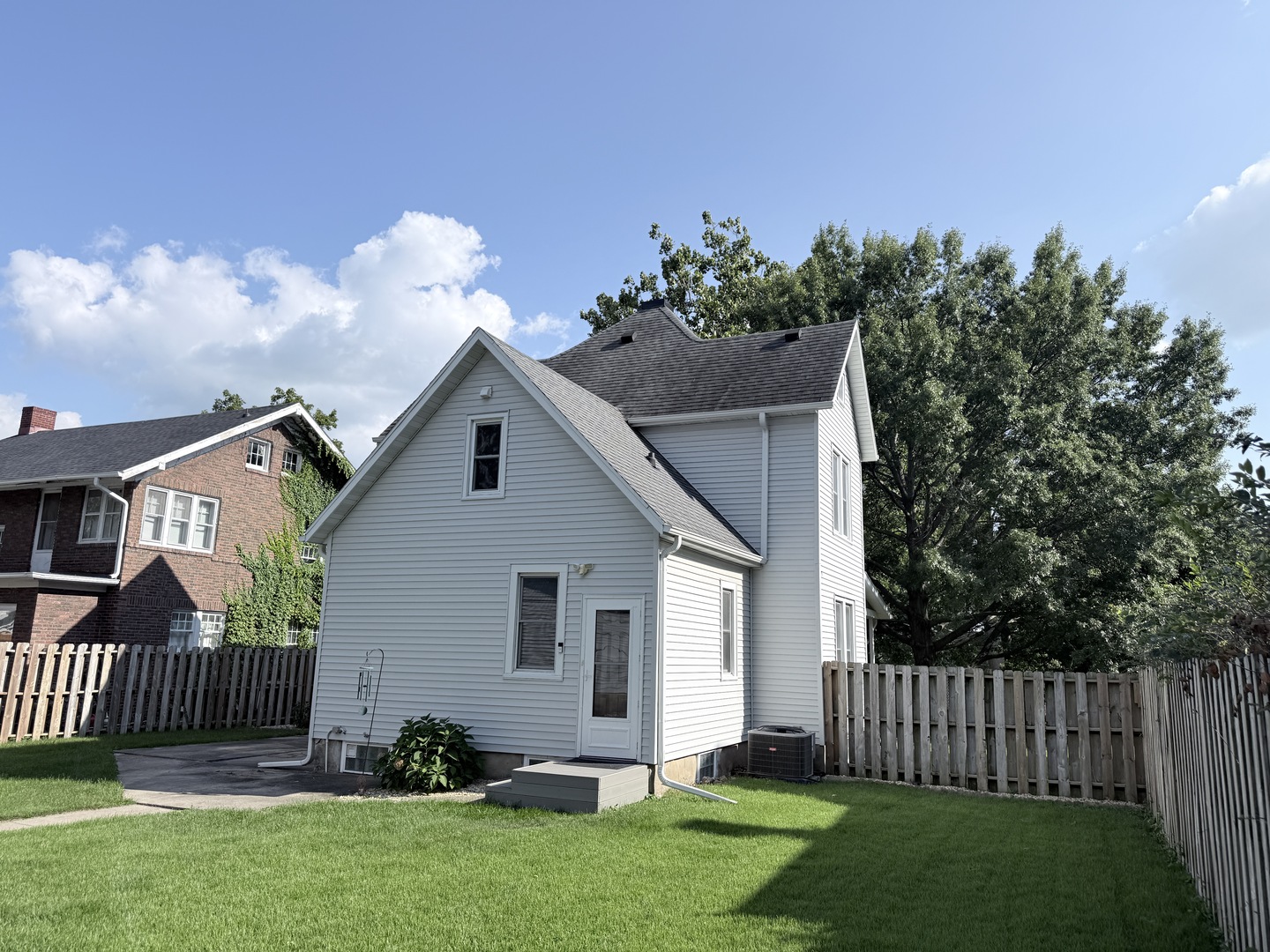 1228 W Lincoln Boulevard Property Photo 25