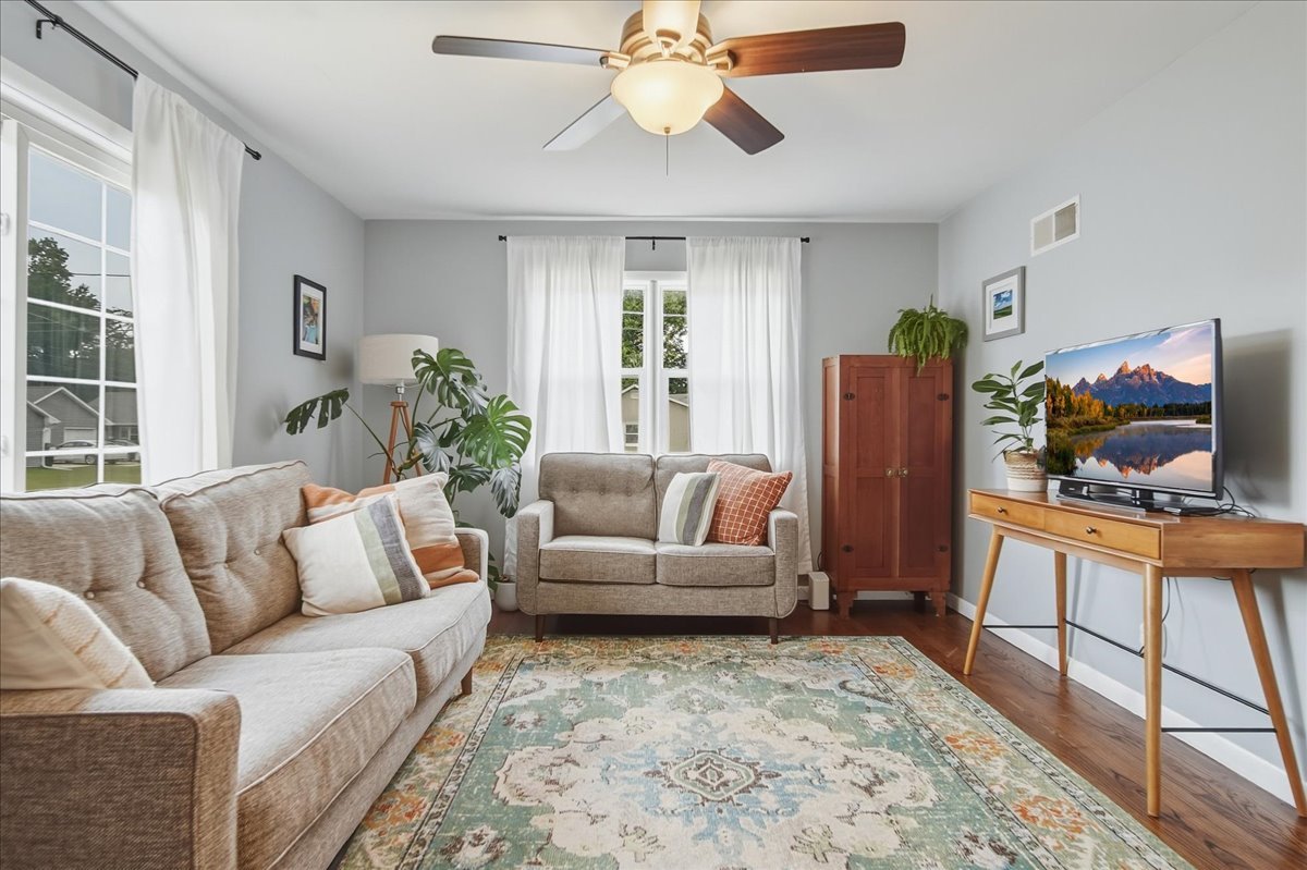 706 Adams Street Property Photo 13