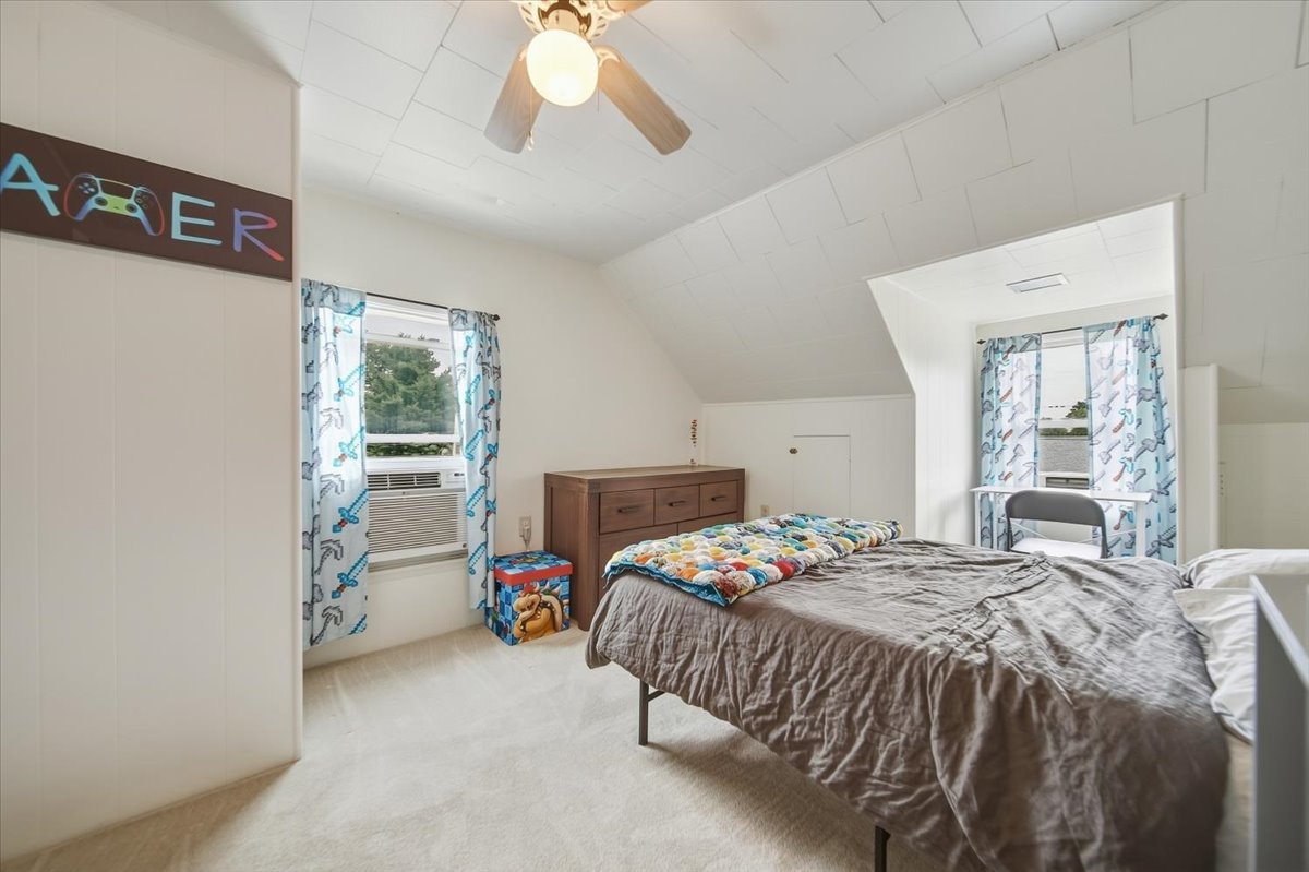 706 Adams Street Property Photo 16