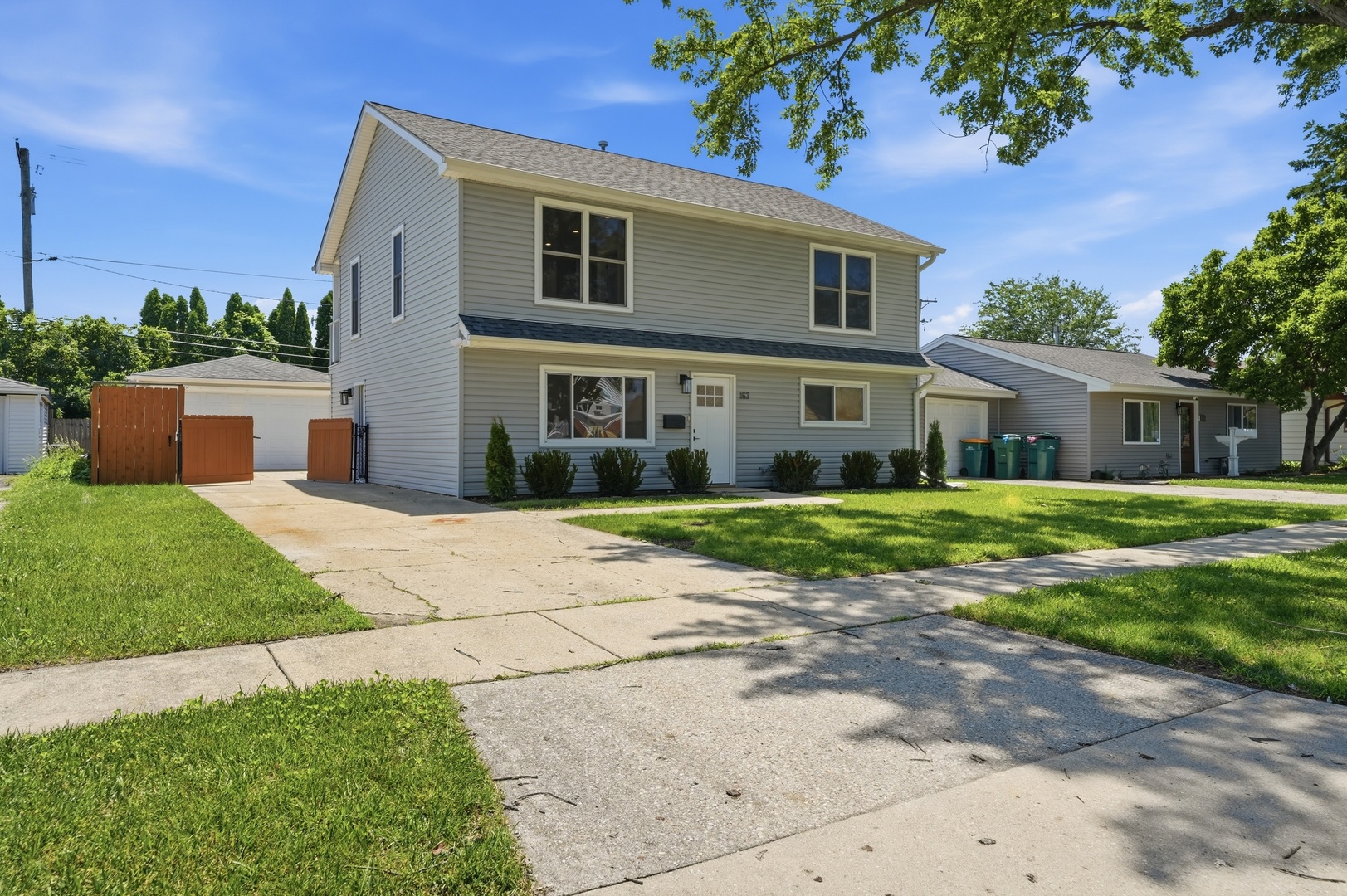 163 W Manchester Drive Property Photo 2