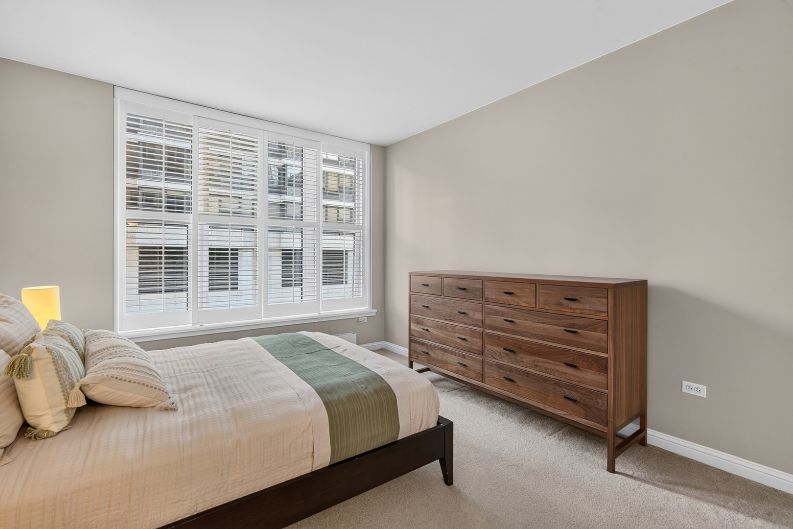 25 E Superior Street 1006 Property Photo 10