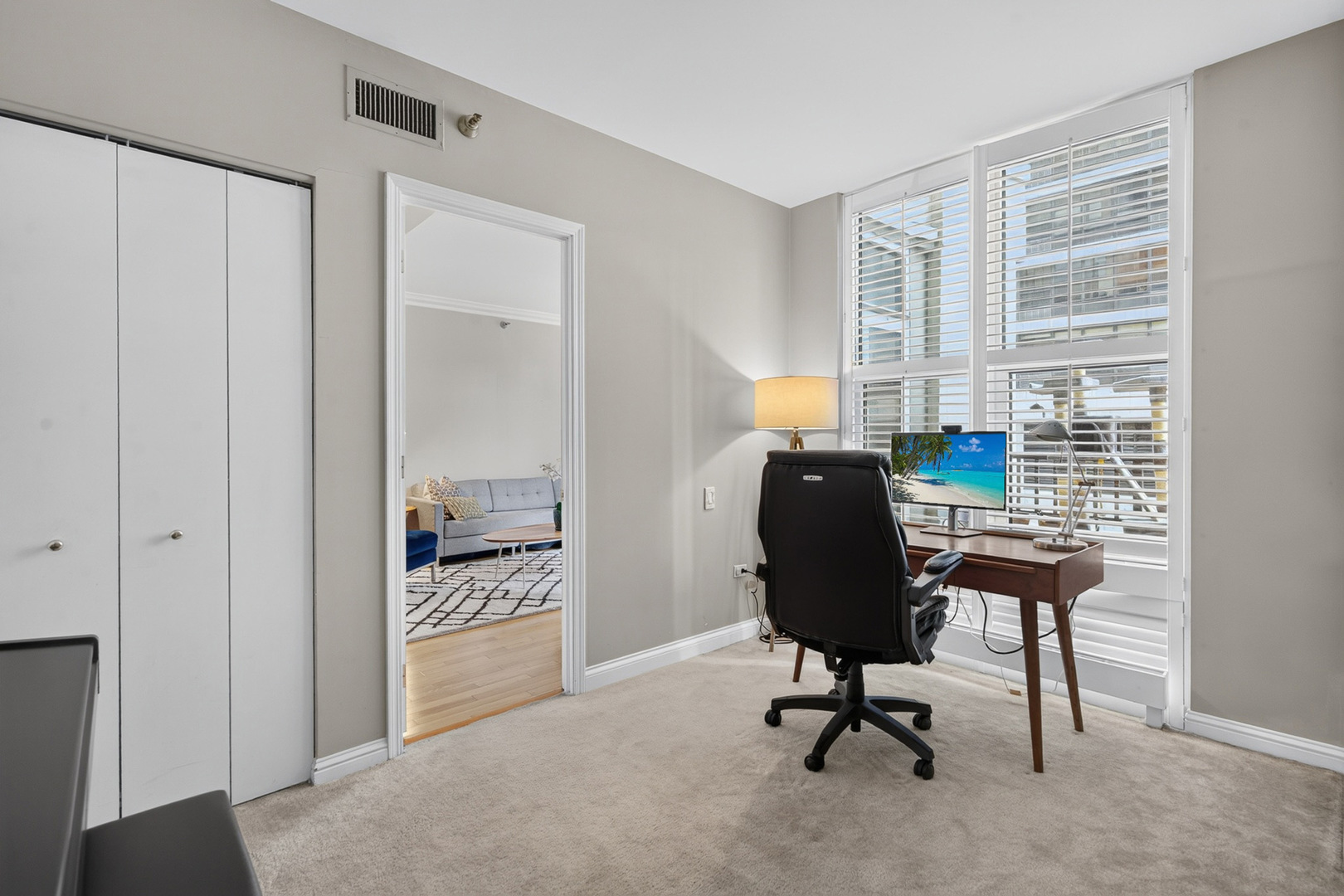 25 E Superior Street 1006 Property Photo 15