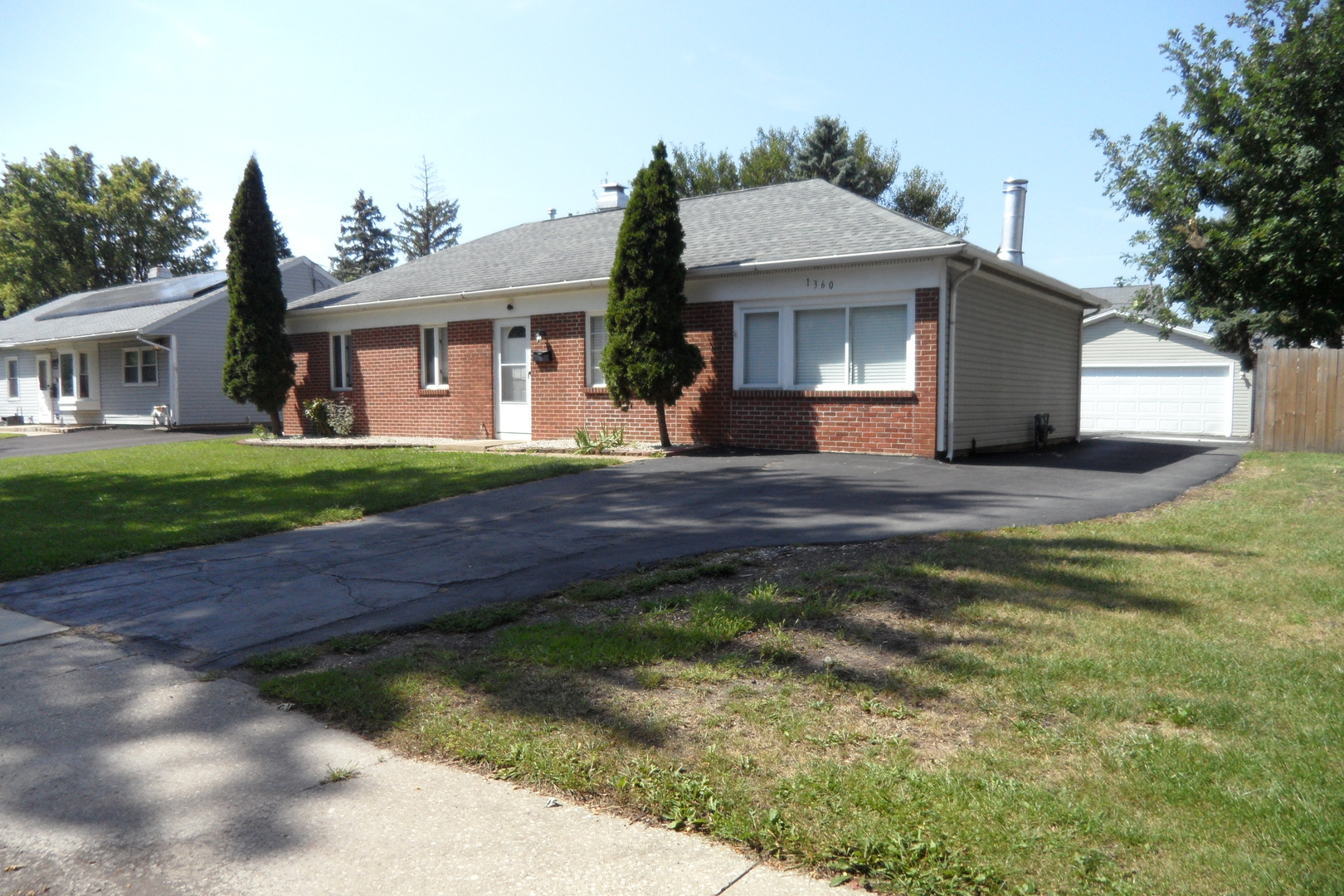 1360 N Elmwood Drive Property Photo 2