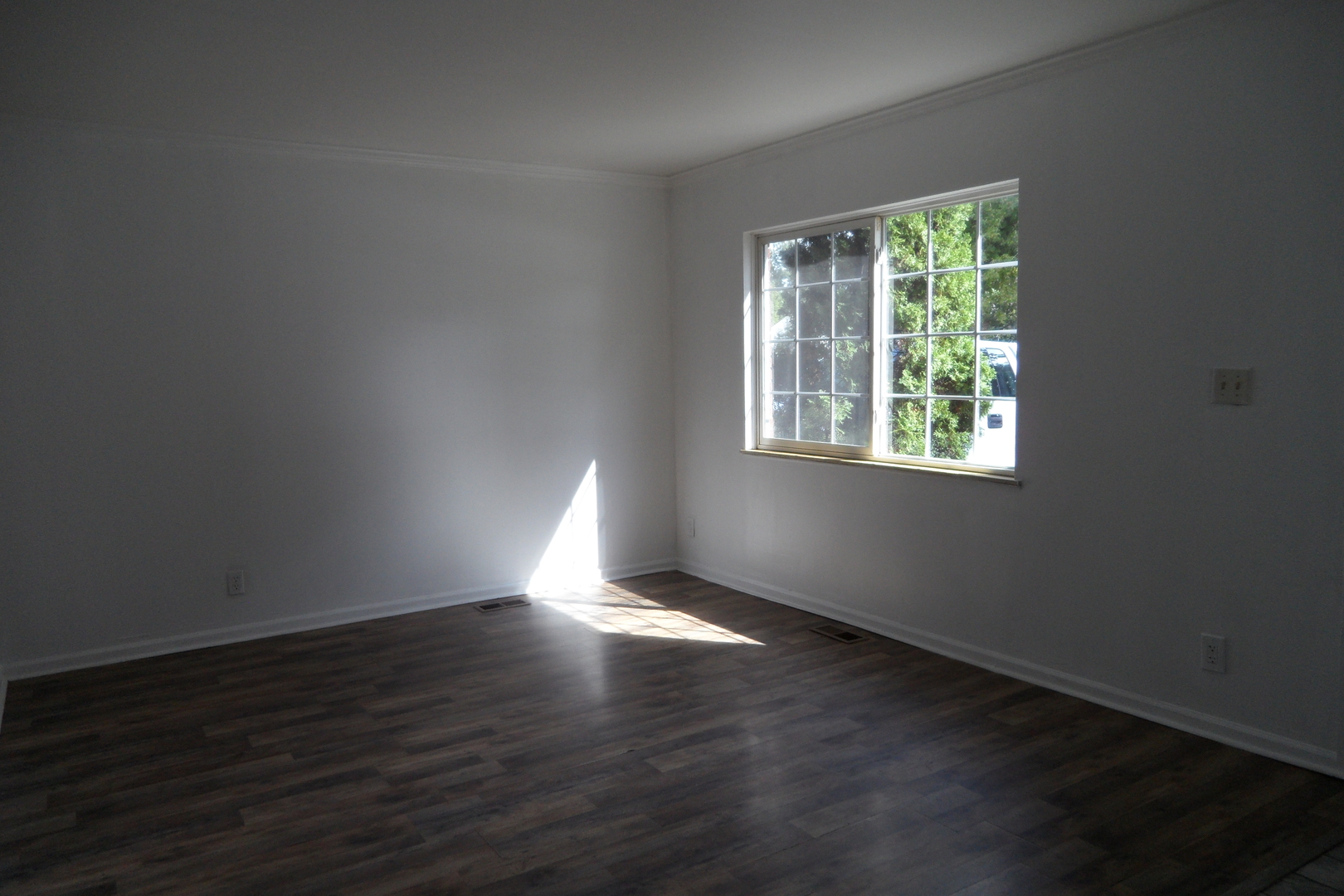 1360 N Elmwood Drive Property Photo 3
