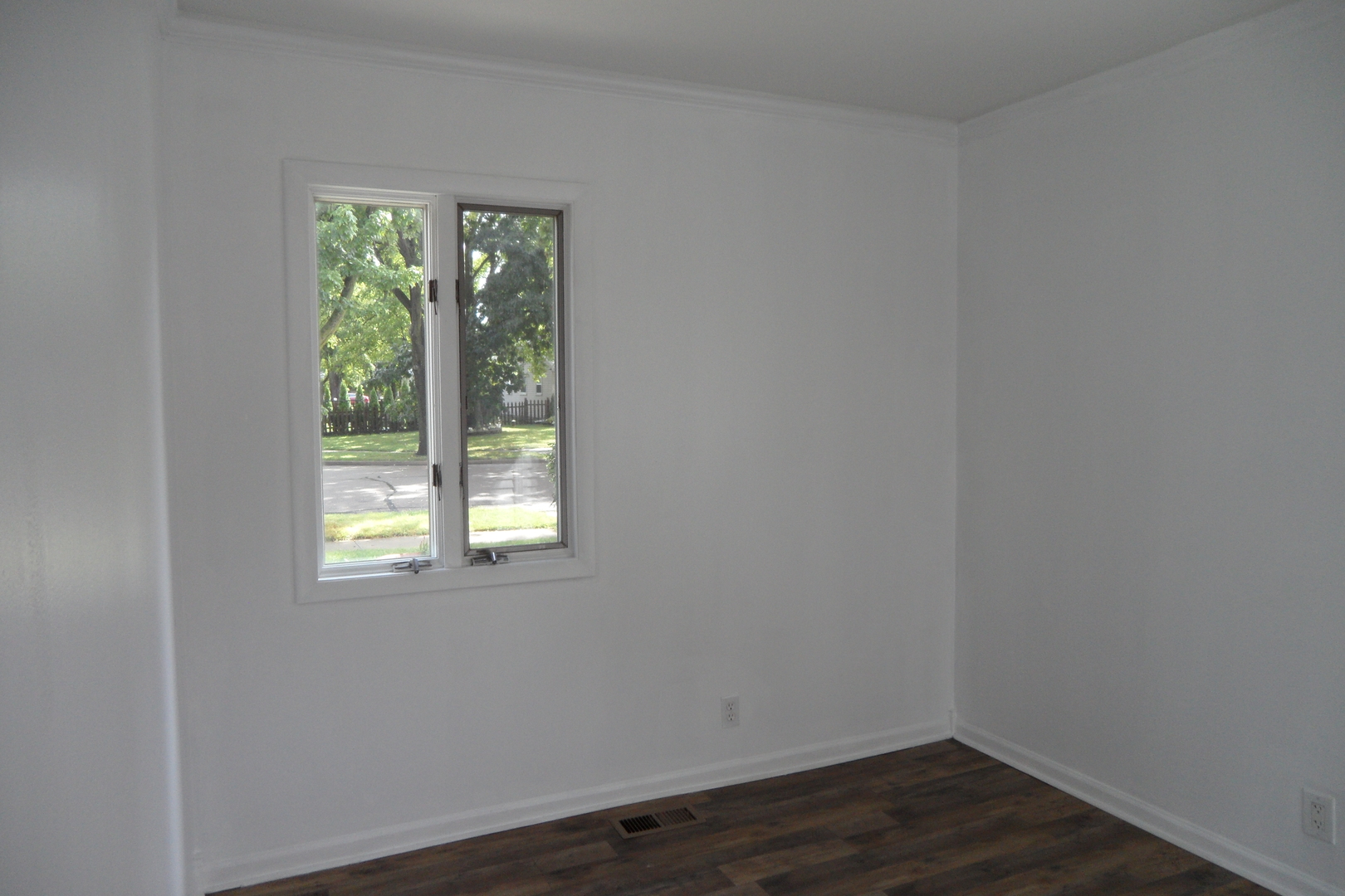 1360 N Elmwood Drive Property Photo 4