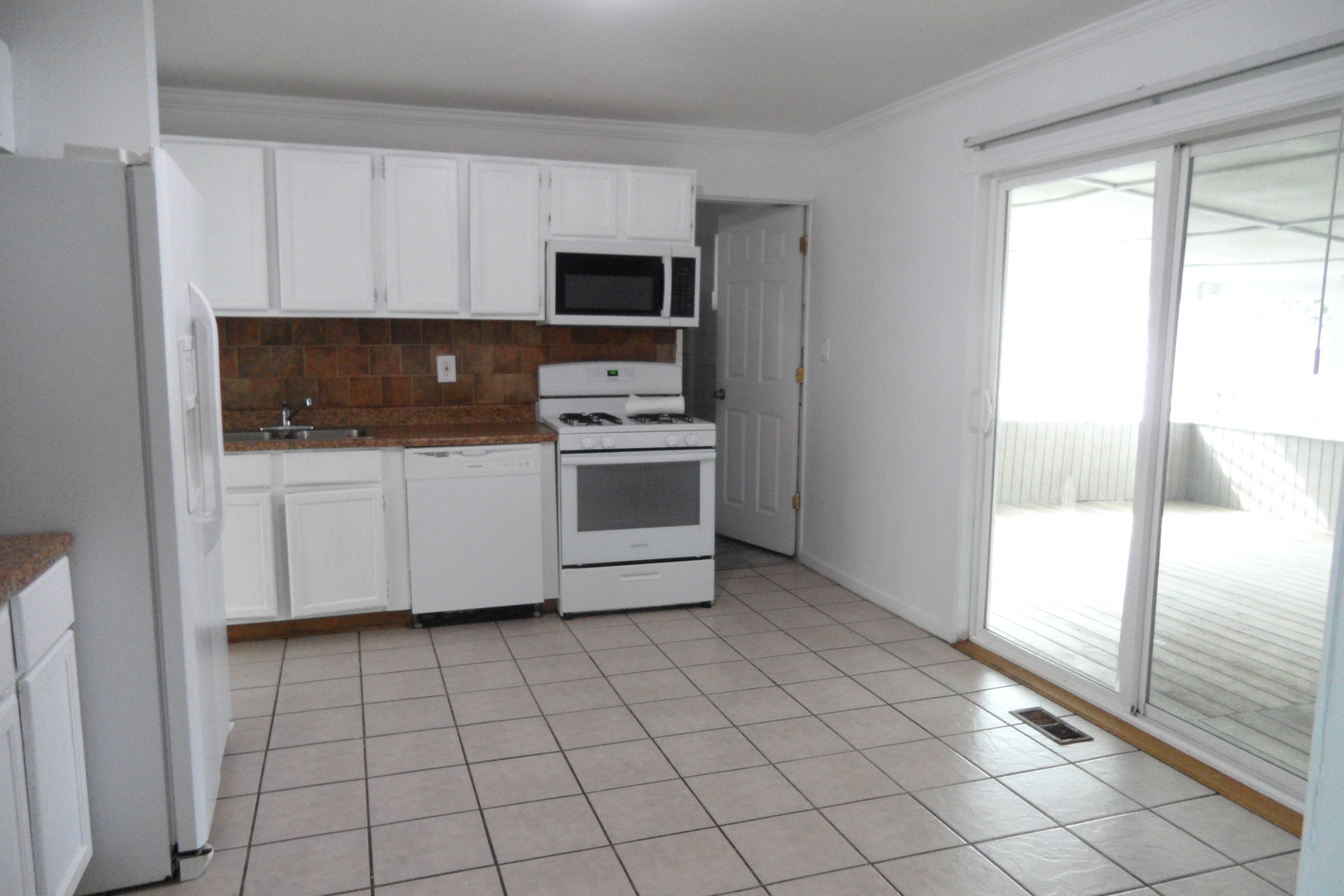 1360 N Elmwood Drive Property Photo 16