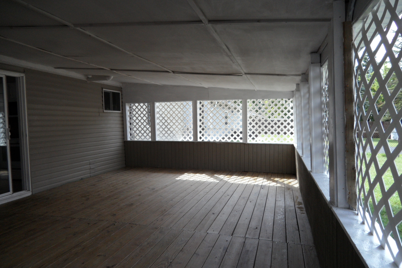1360 N Elmwood Drive Property Photo 21