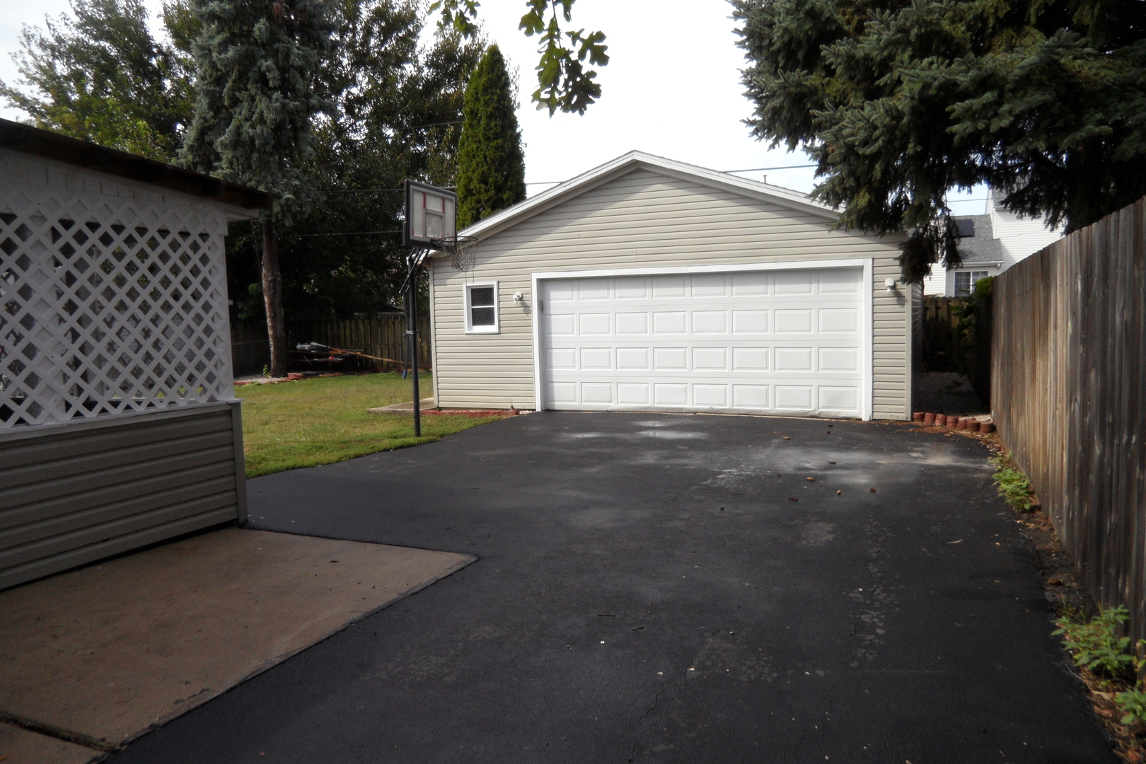 1360 N Elmwood Drive Property Photo 32