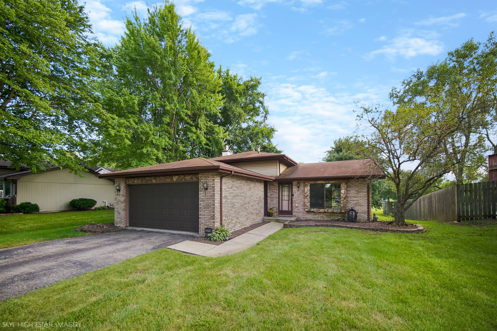 2211 Jackson Branch Drive Property Photo 2