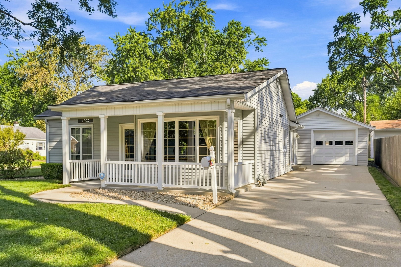 1002 Crestwood Drive Property Photo 1