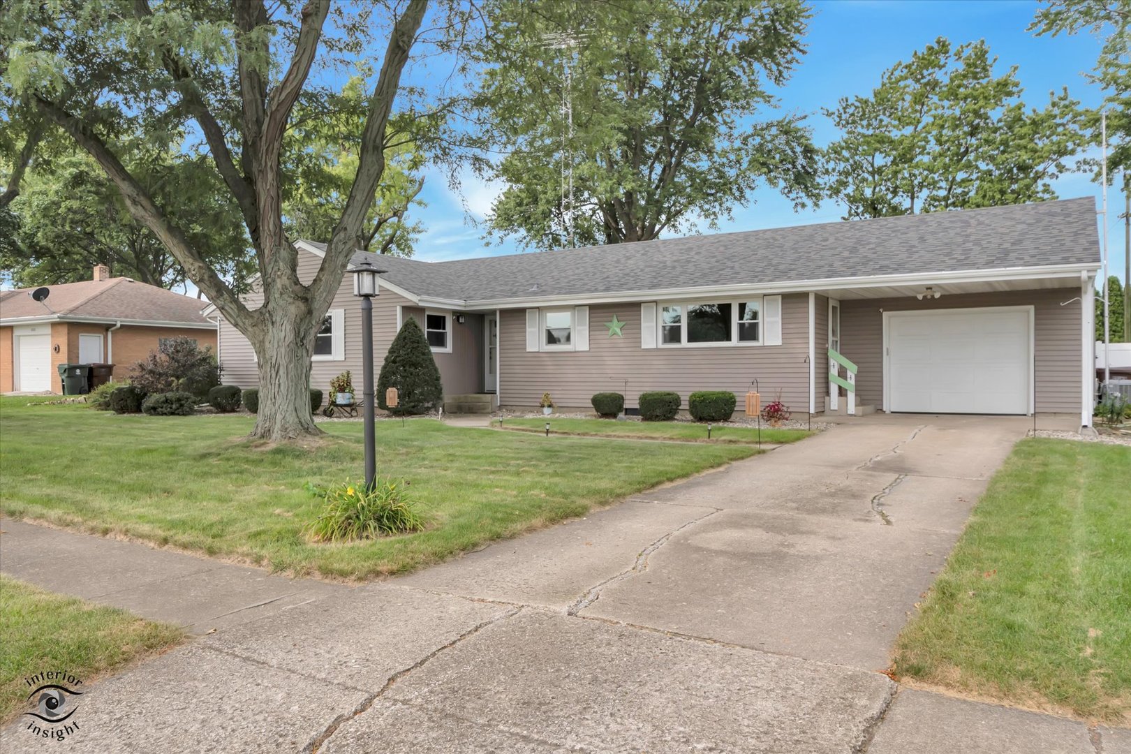 365 N Elm Street Property Photo 2