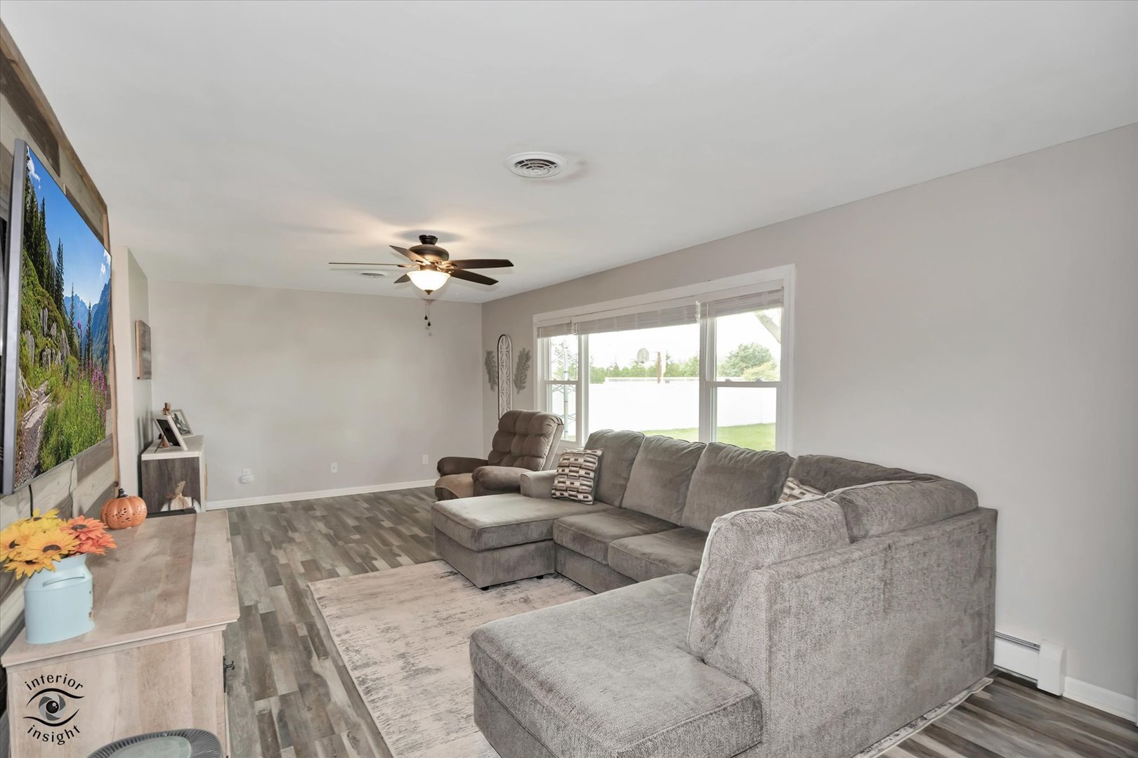 365 N Elm Street Property Photo 4