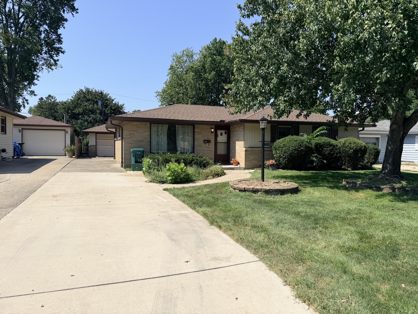 1113 Lincoln Avenue Property Photo 1