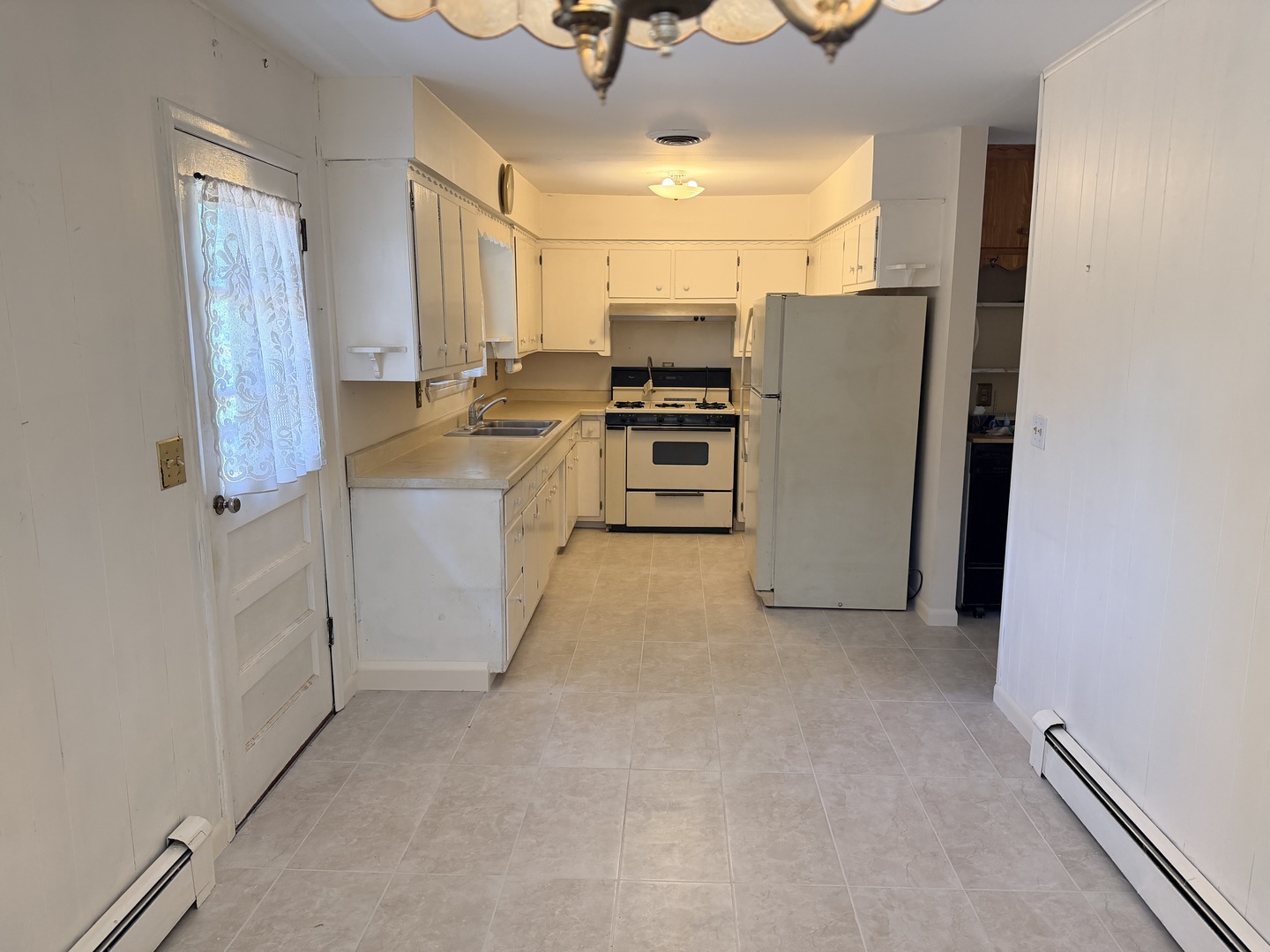 1113 Lincoln Avenue Property Photo 5