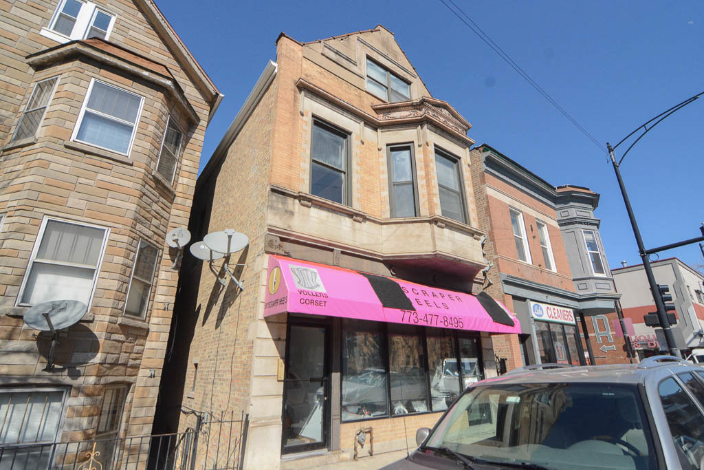 2202 W Belmont Avenue 1R Property Photo 1
