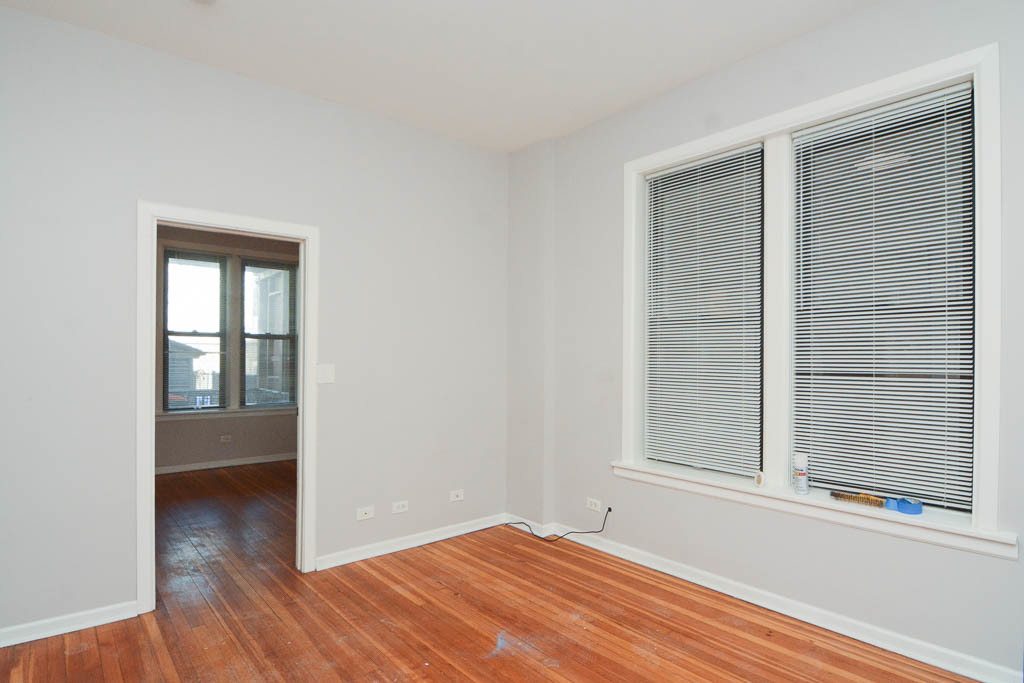 2202 W Belmont Avenue 1r Property Photo 7