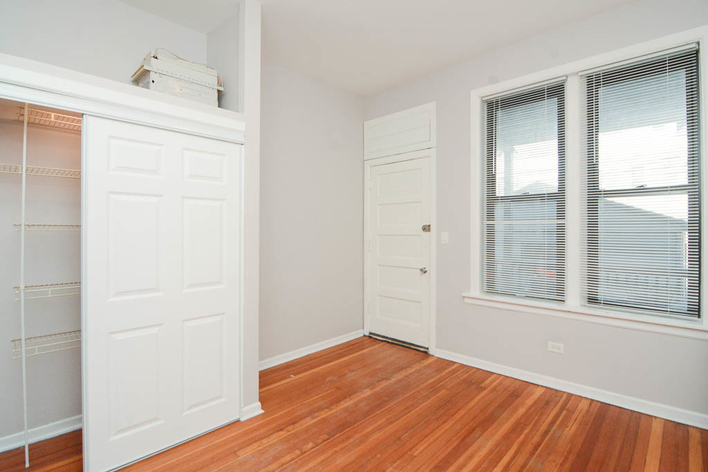 2202 W Belmont Avenue 1r Property Photo 10