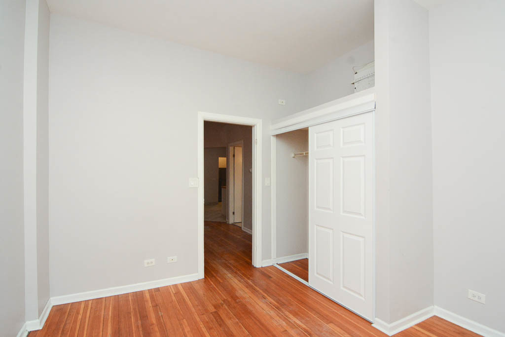 2202 W Belmont Avenue 1r Property Photo 11
