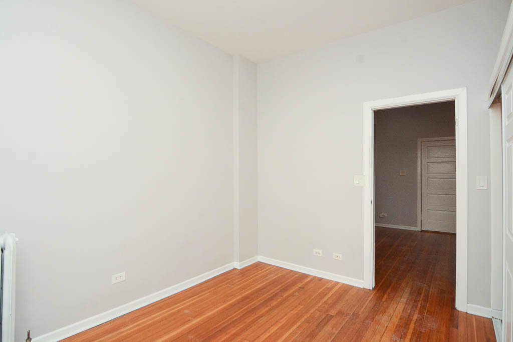 2202 W Belmont Avenue 1r Property Photo 12