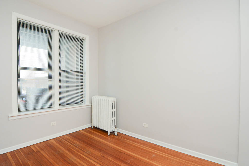 2202 W Belmont Avenue 1r Property Photo 13
