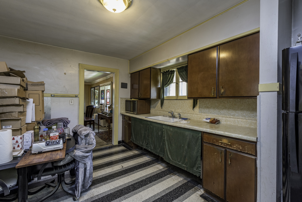 1033 W Atlantic Avenue Property Photo 3