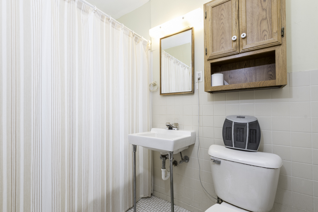 1033 W Atlantic Avenue Property Photo 5