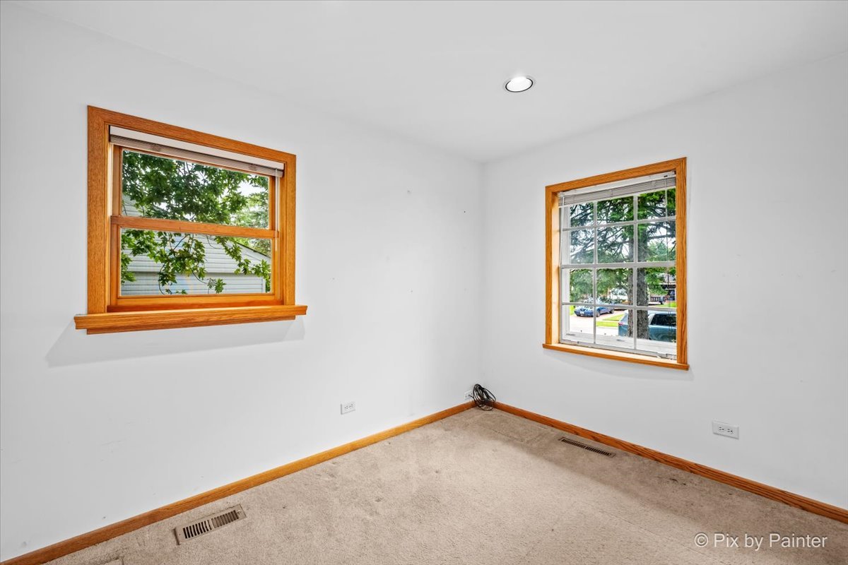 364 E Lincoln Avenue Property Photo 8