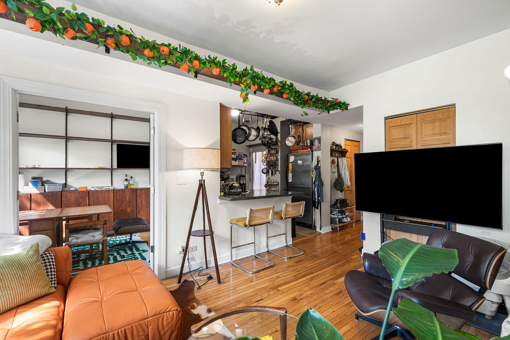 3224 W Berteau Avenue 3 Property Photo 4