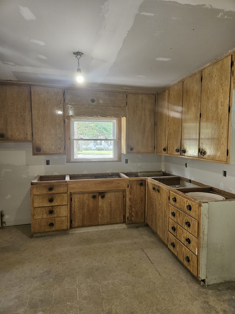 1211 W 5th Street Property Photo 6