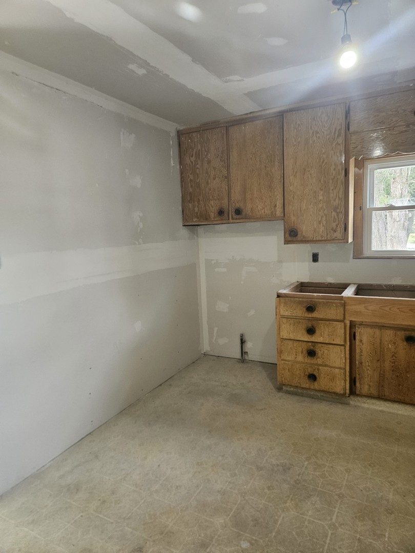 1211 W 5th Street Property Photo 7