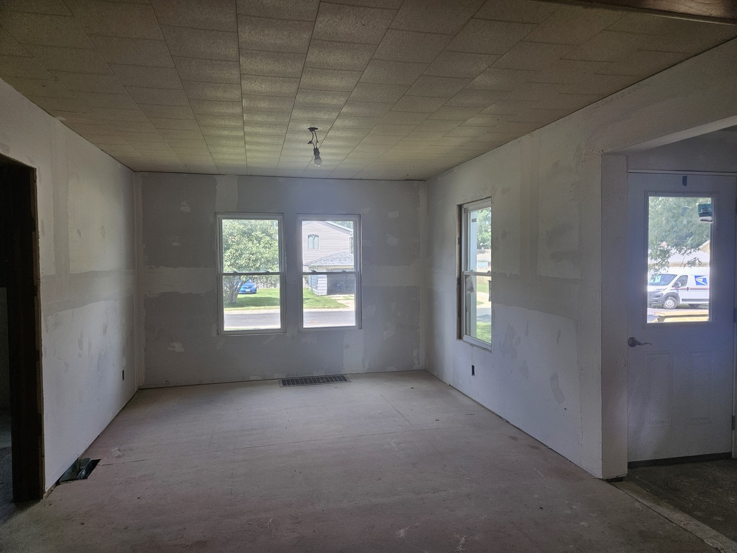 1211 W 5th Street Property Photo 13