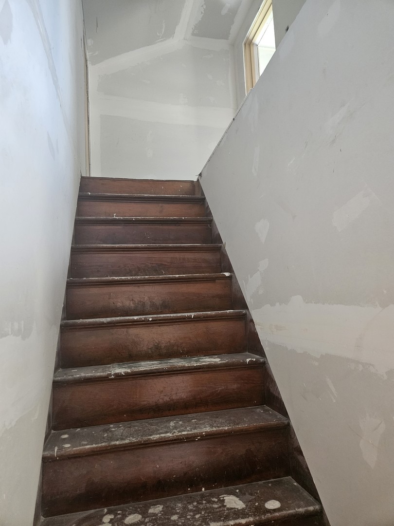 1211 W 5th Street Property Photo 18