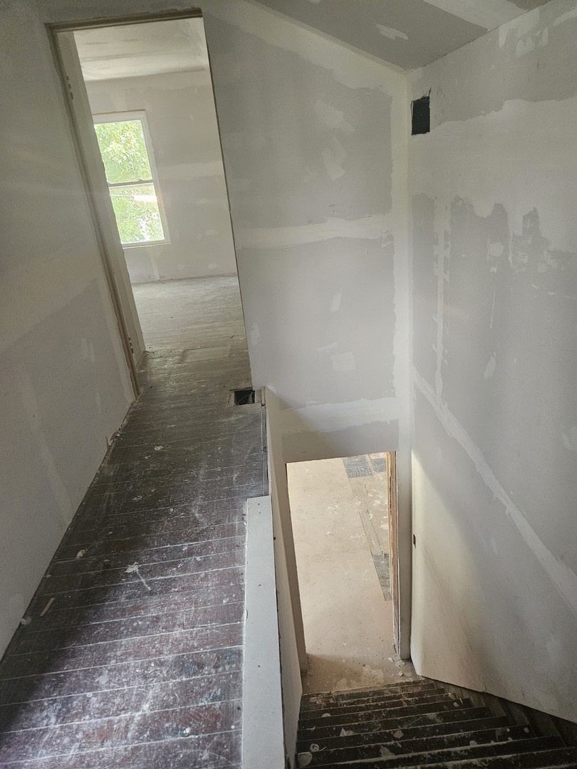 1211 W 5th Street Property Photo 20