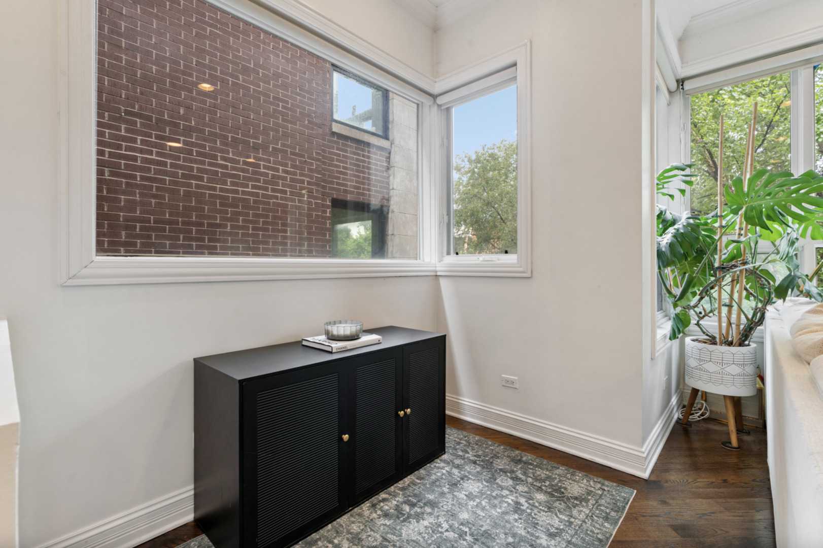 1131 W Addison Street 2 Property Photo 4