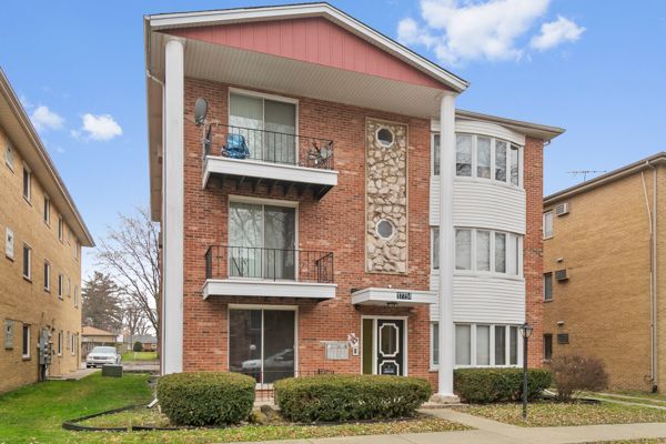 17754 Rosewood Drive 2N Property Photo 1